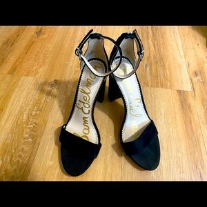 Black Sam Edelman heals